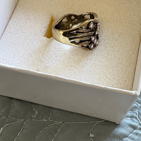 Premier Designs Black and Gold Women's Ring - Picture 4 of 5